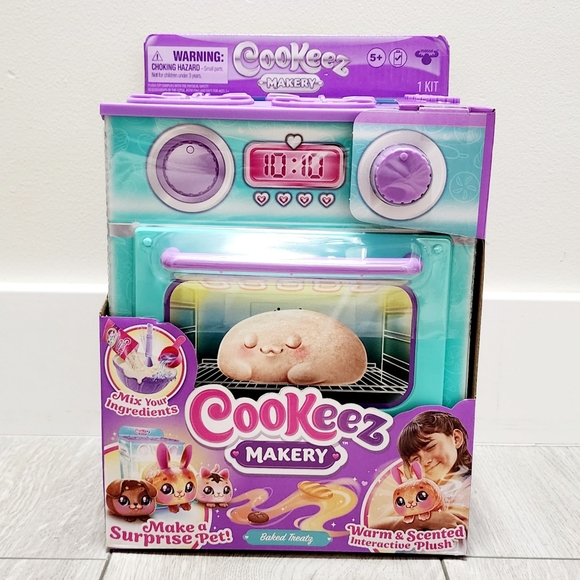 Cookeez Makery Baked Treatz Oven Playset